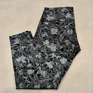 Lululemon Metallic NWOT Leggings